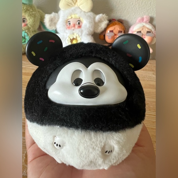 Miniso Mickey Keychain - Picture 2 of 3